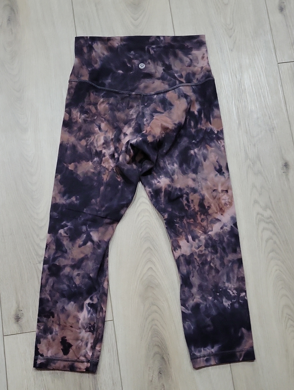Lululemon Tie-Dye Capri Leggings in Purple and Black